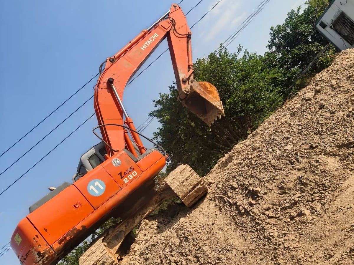 HITACHI Zaxis 230-1