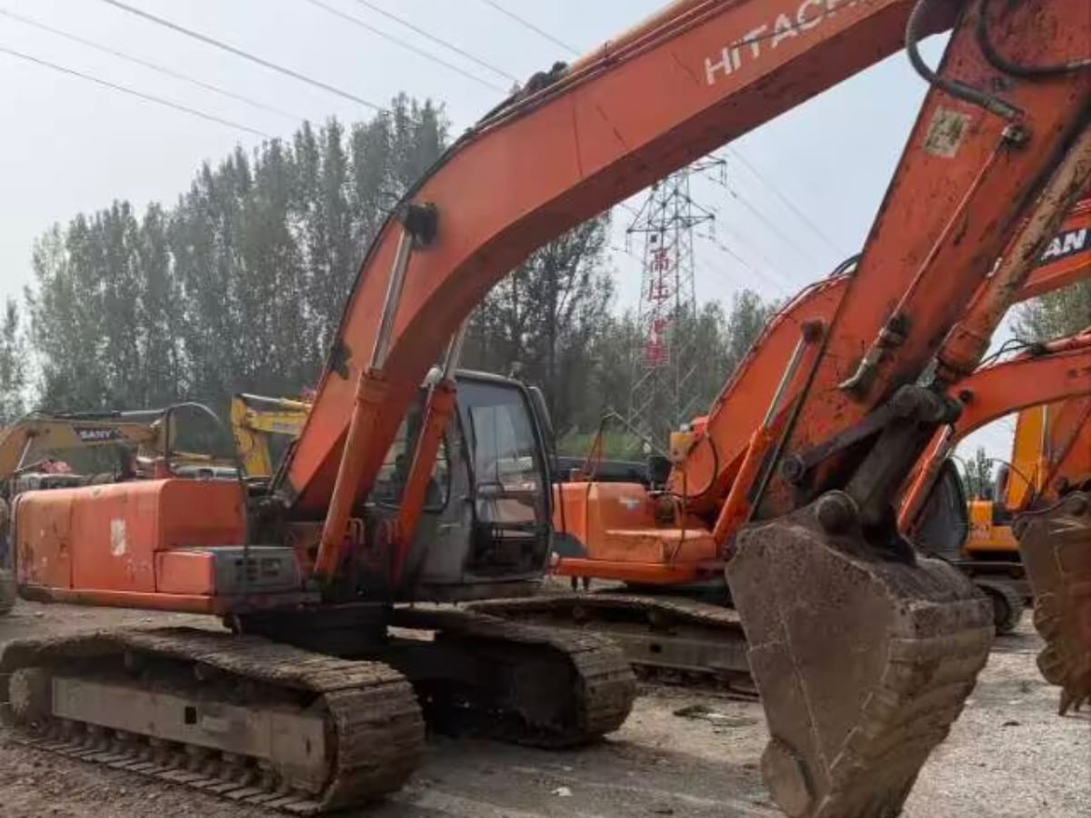 HITACHI EX 200-5