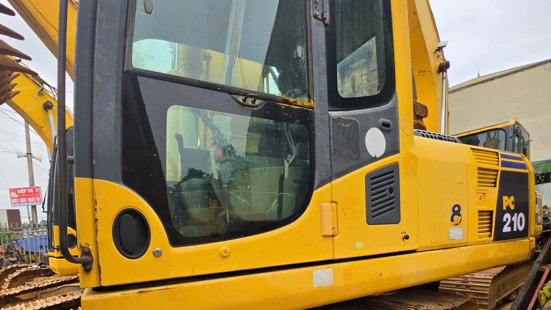 Máy Xúc KOMATSU PC 200-8