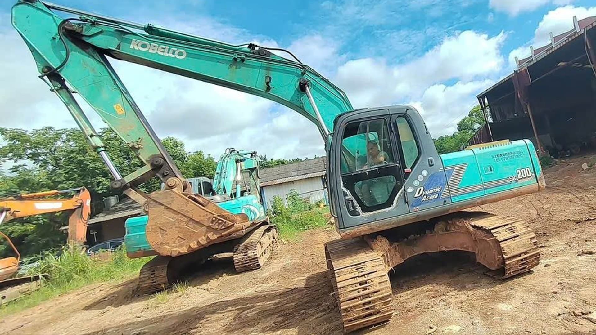Máy Xúc KOBELCO SK 200-6