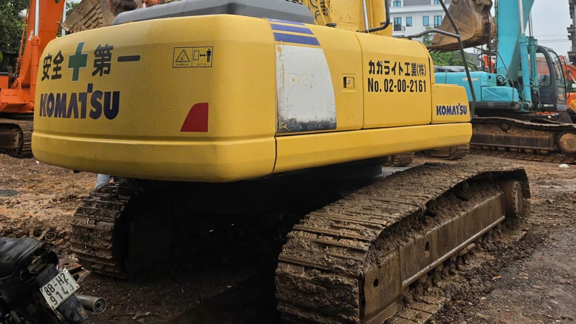 Máy Xúc KOMATSU PC 220-8
