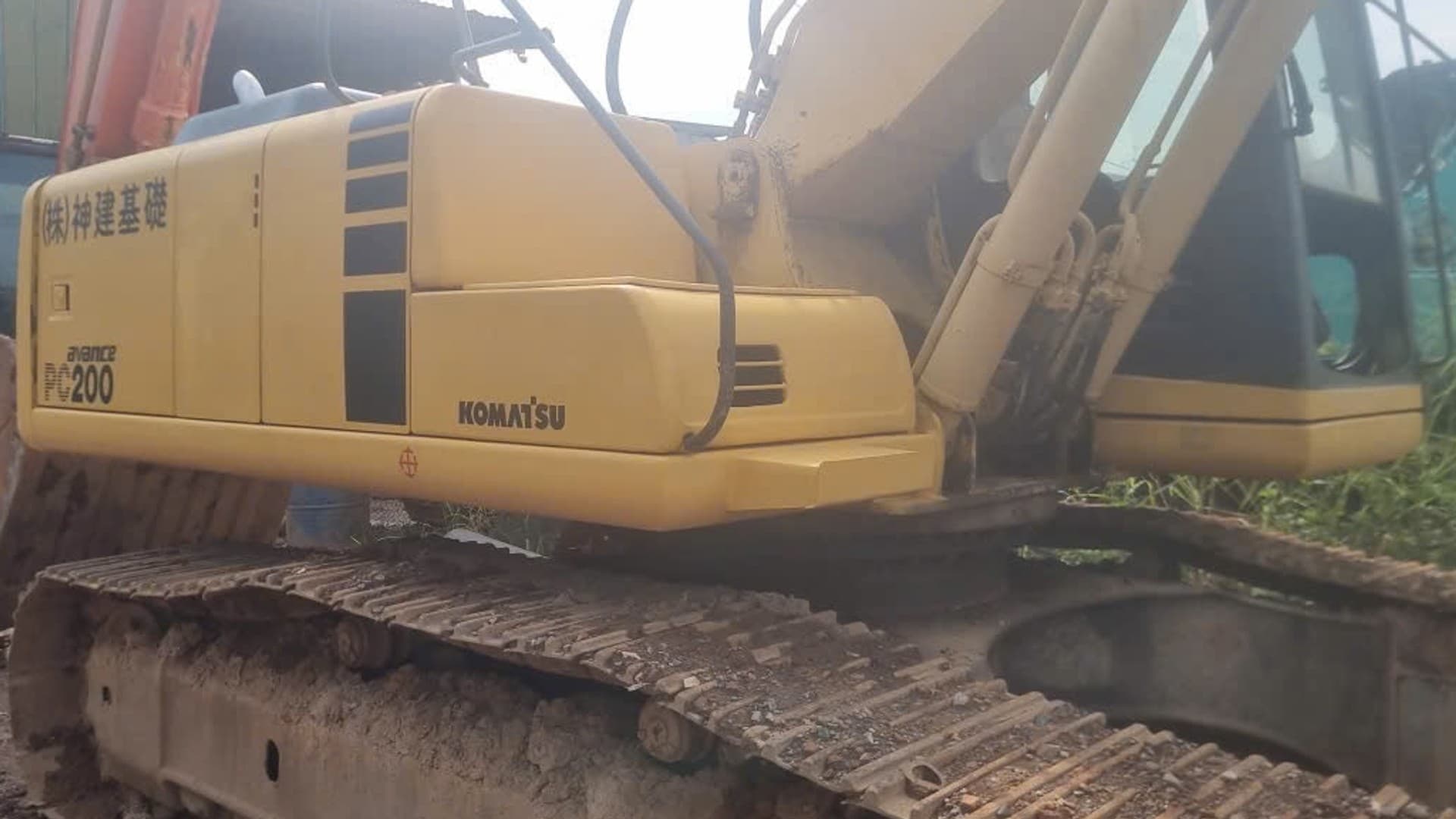 Máy Xúc KOMATSU PC 200-6E