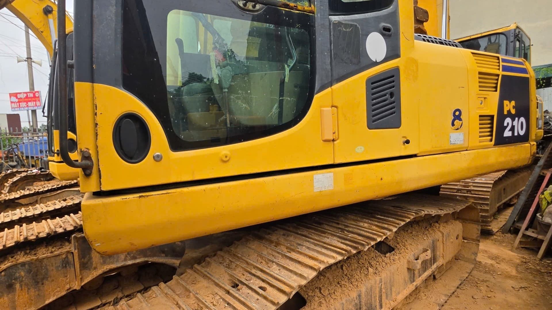Máy Xúc KOMATSU PC 200-8