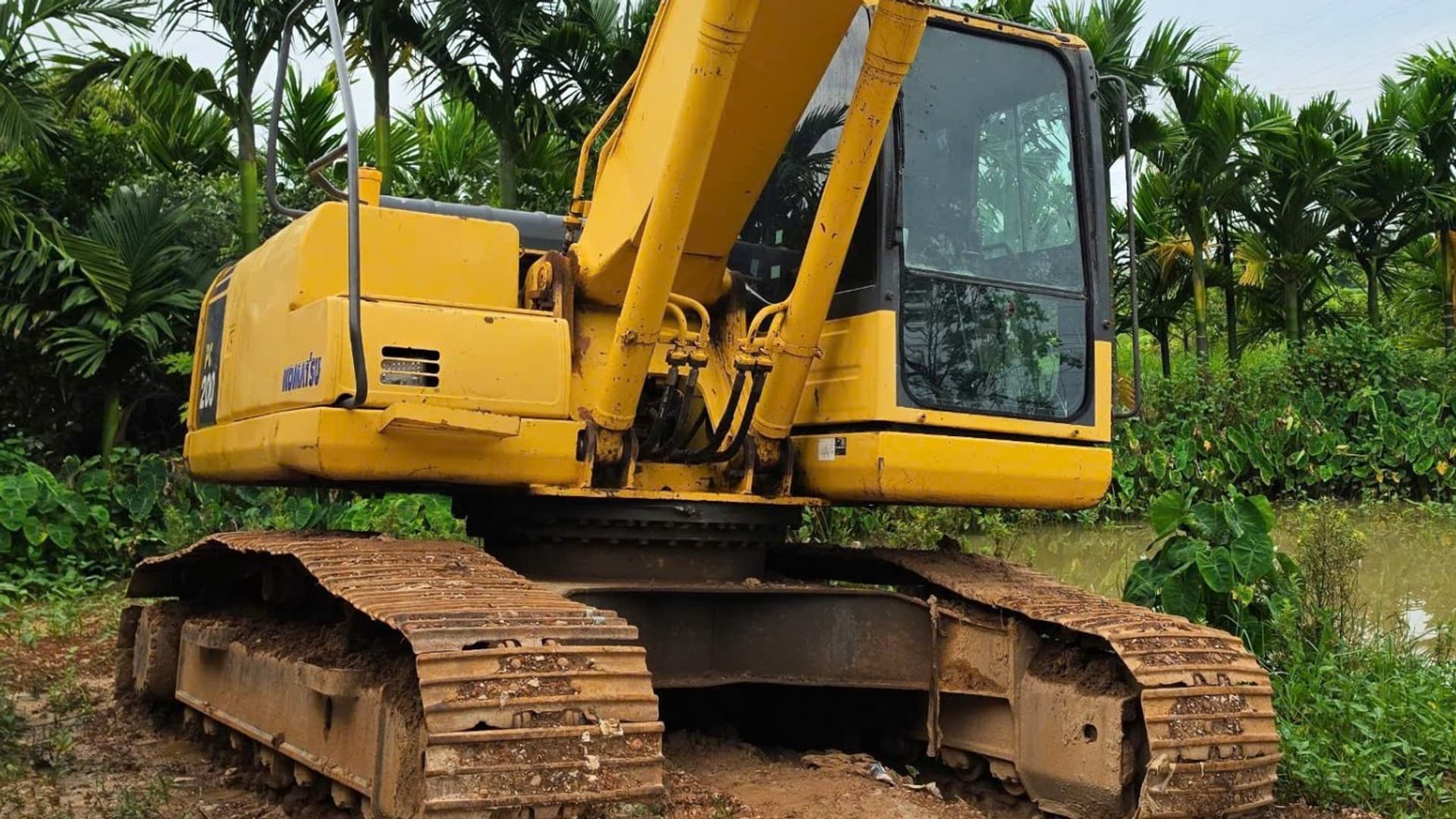 Máy Xúc KOMATSU PC 200-8 MO