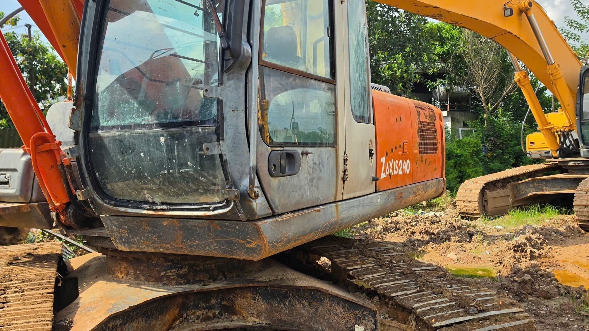 Máy Xúc HITACHI Zaxis 240-3G
