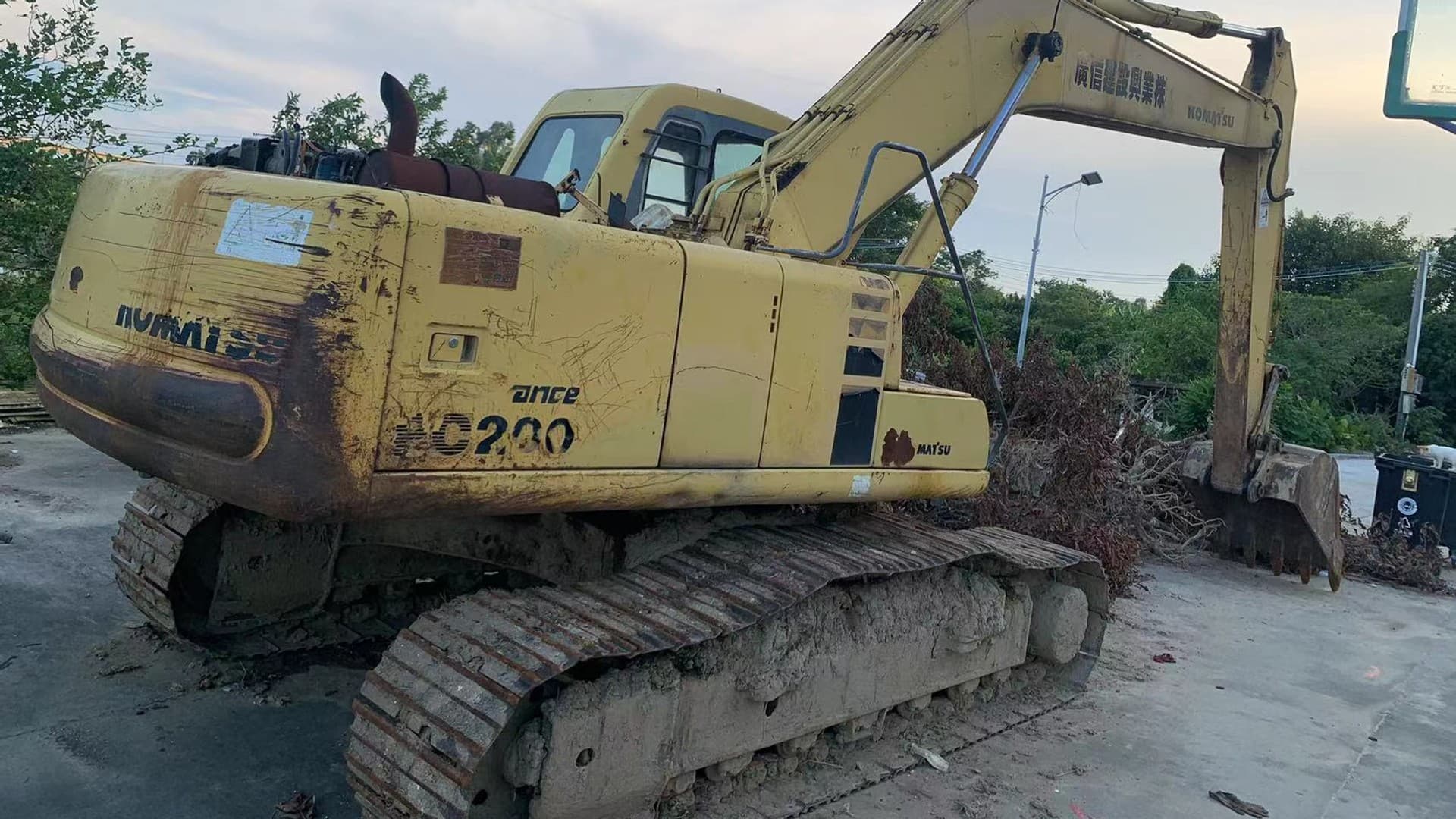 Máy Xúc KOMATSU PC 200-6