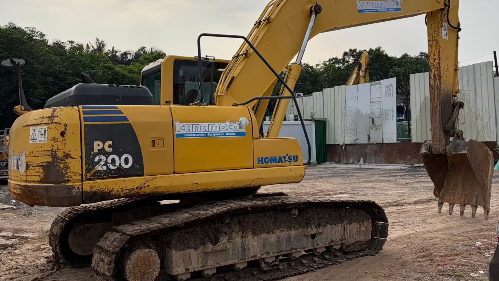 Máy Xúc KOMATSU PC 200-8N1