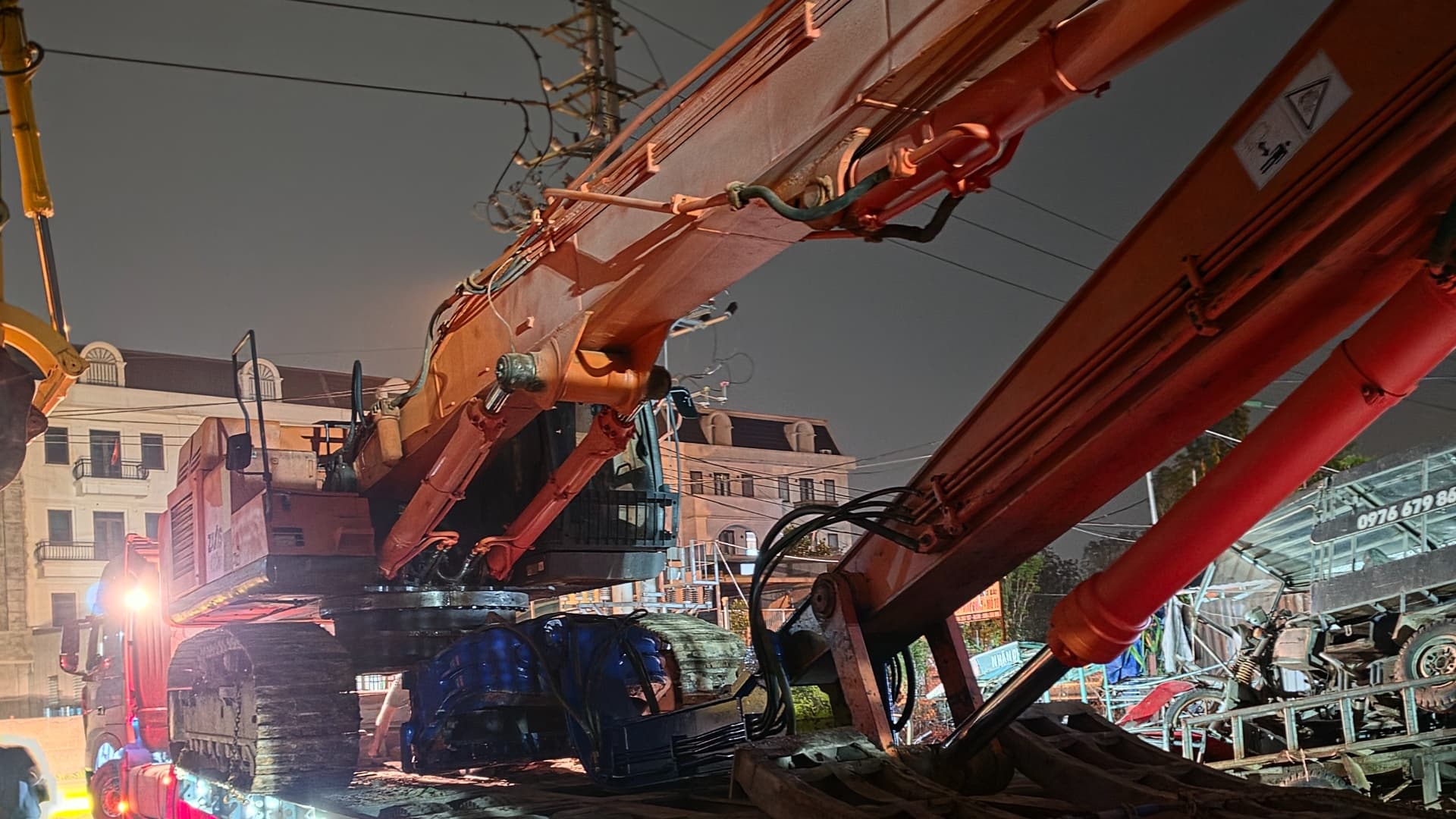 Máy Xúc 470 Cắn Cừ – Dòng Máy Công Trình Mạnh Mẽ Cho Thi Công Cọc Cừ